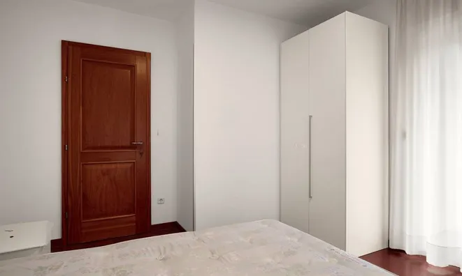 Недвижимость Трёхкомнатная квартира, Центр: 8