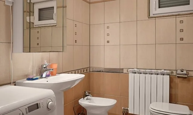 Недвижимость Трёхкомнатная квартира, Центр: 14