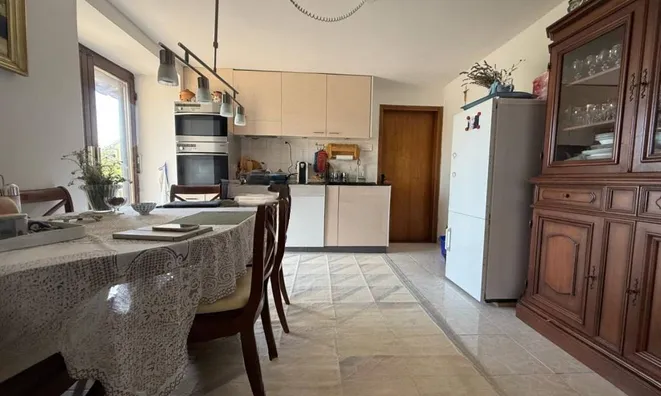 Недвижимость Двухкомнатная квартира Запад: 4