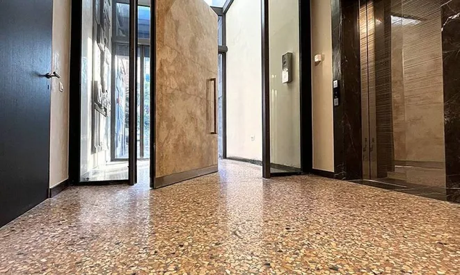 Недвижимость Трехкомнатная квартира Центр: 11