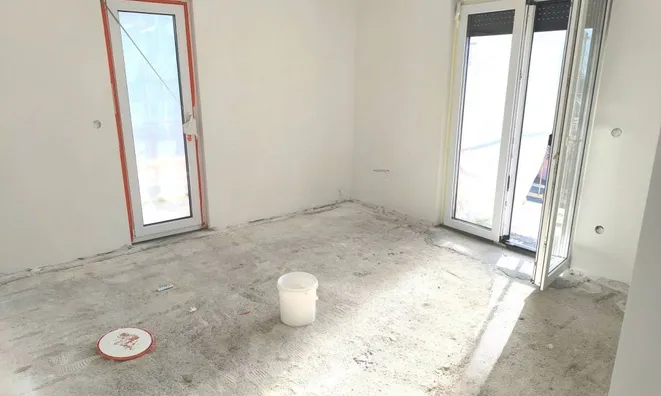 Недвижимость Новая трёхкомнатная квартира: 2