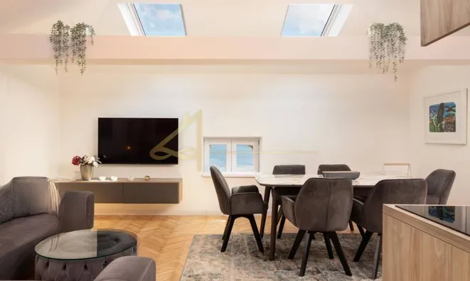 Недвижимость Трехкомнатная квартира в Центре: 3