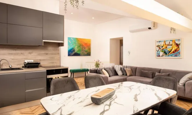 Недвижимость Трехкомнатная квартира в Центре: 5