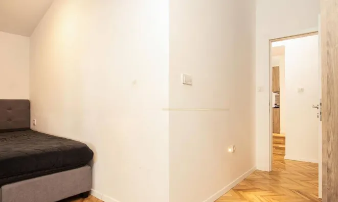 Недвижимость Трехкомнатная квартира в Центре: 14