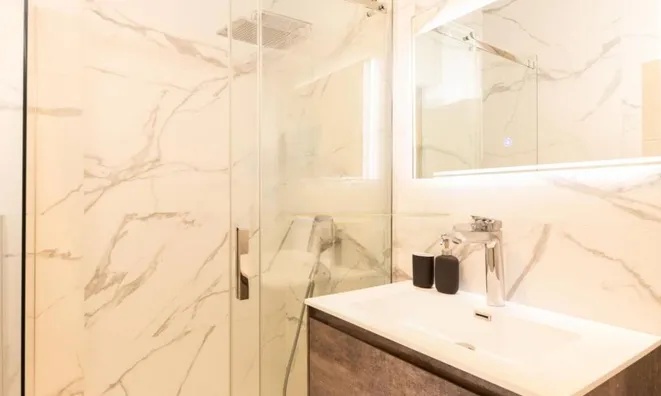 Недвижимость Трехкомнатная квартира в Центре: 16