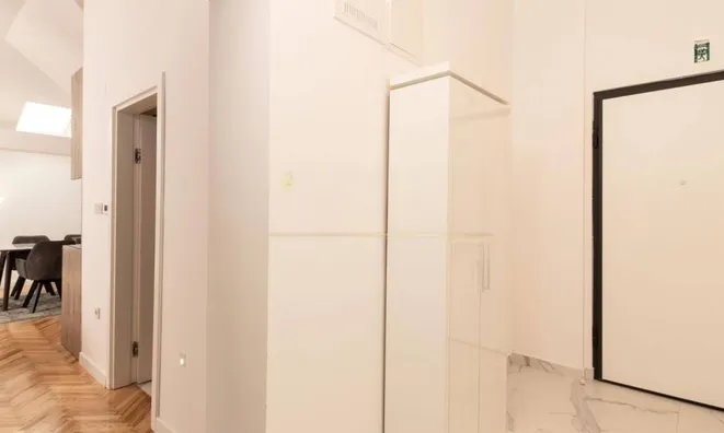 Недвижимость Трехкомнатная квартира в Центре: 18