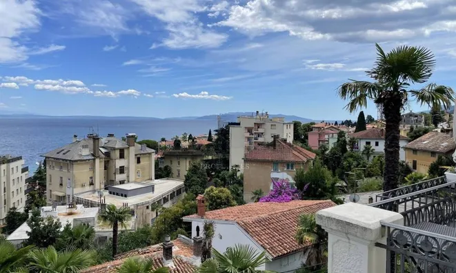 Недвижимость Четырёхкомнатная квартира в центре Опатии: 2