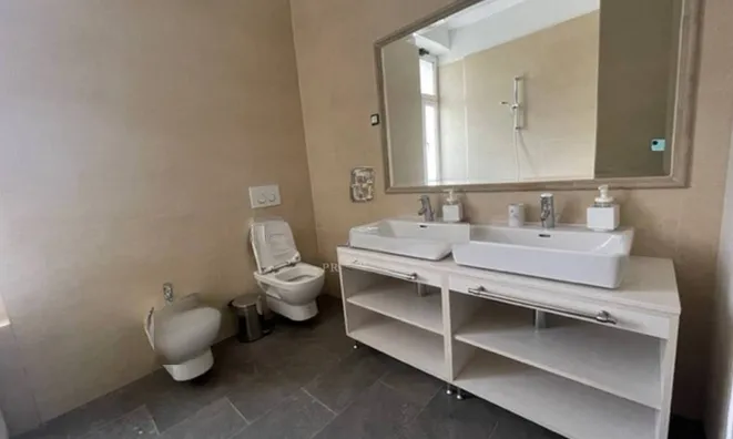 Недвижимость Четырёхкомнатная квартира в центре Опатии: 16