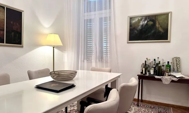 Недвижимость Трёхкомнатная квартира в центре: 2