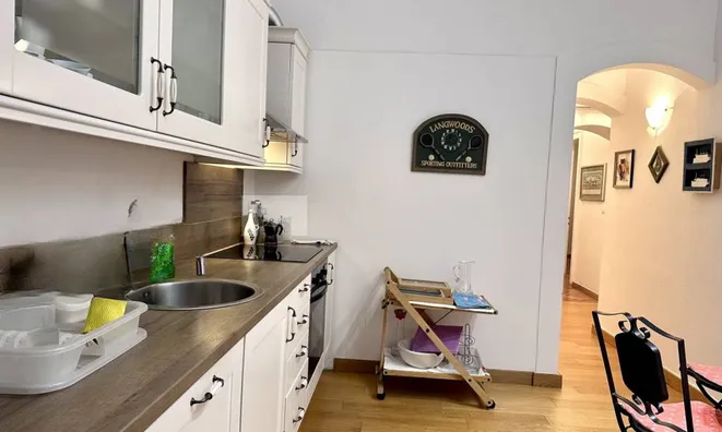 Недвижимость Трёхкомнатная квартира в центре: 13