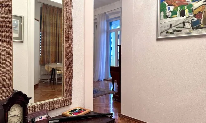 Недвижимость Трёхкомнатная квартира в центре: 19