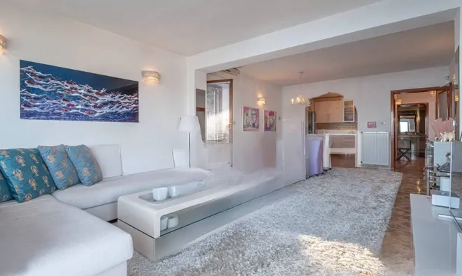 Недвижимость Семейный дом 561 м², центр: 3