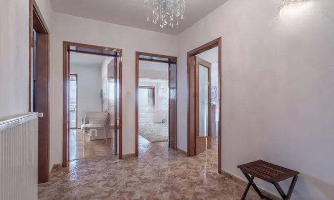 Недвижимость Семейный дом 561 м², центр: 5
