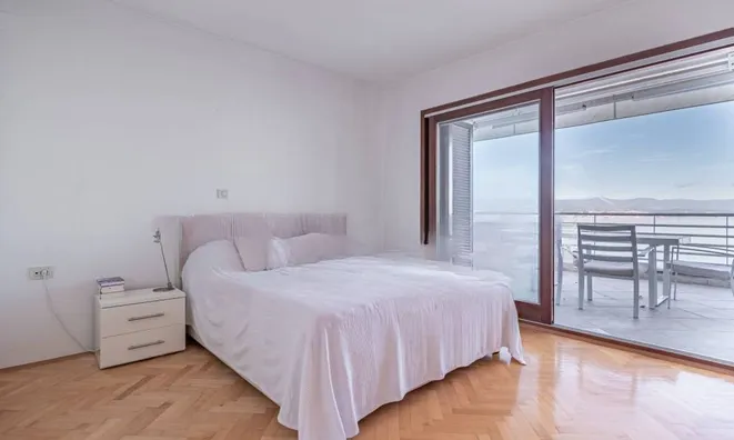 Недвижимость Семейный дом 561 м², центр: 6