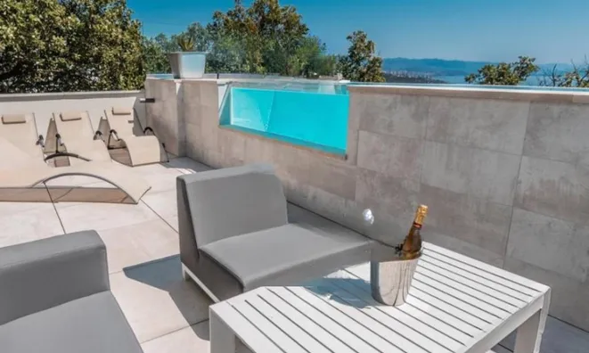 Недвижимость Многоквартирный дом в Опатии: 4