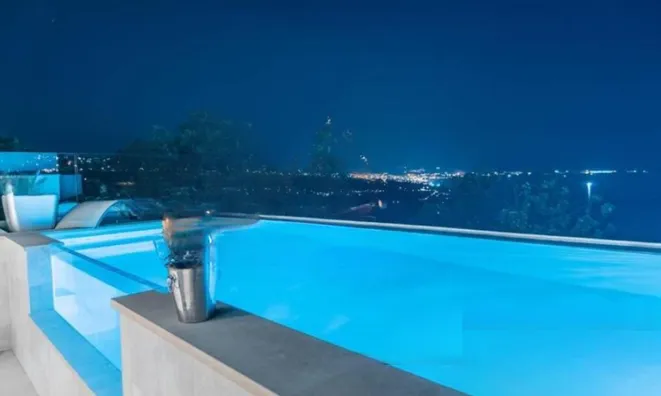 Недвижимость Многоквартирный дом в Опатии: 5