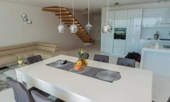 Недвижимость Многоквартирный дом в Опатии: 33