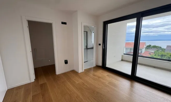 Недвижимость Четырехкомнатная квартира в центре Опатии: 2