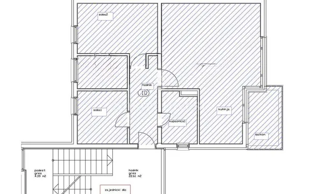 Недвижимость Трехкомнатная квартира в центре: 24