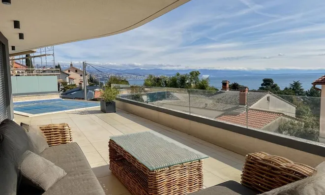 Недвижимость Четырехкомнатная квартира Центр: 1