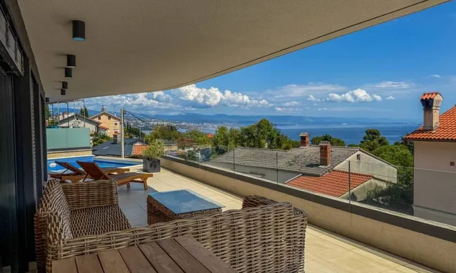 Недвижимость Четырехкомнатная квартира Центр: 2