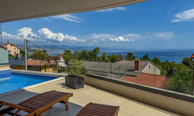 Недвижимость Четырехкомнатная квартира Центр: 4