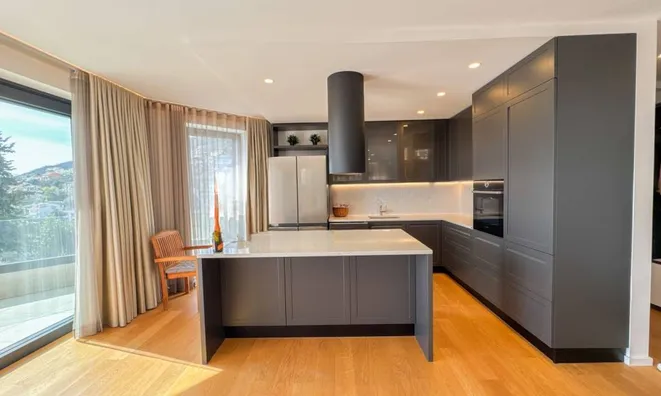 Недвижимость Четырехкомнатная квартира Центр: 8