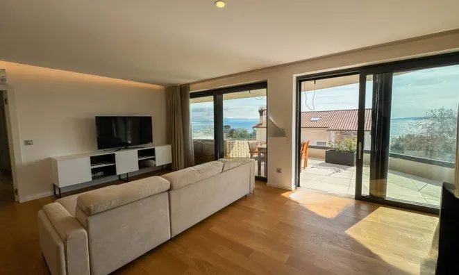 Недвижимость Четырехкомнатная квартира Центр: 23