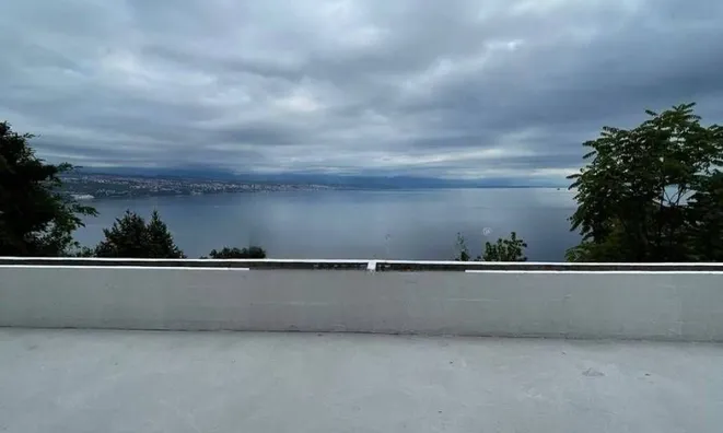 Недвижимость Трехкомнатная квартира в Центре: 12