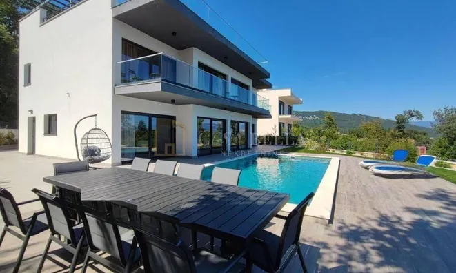 Недвижимость Семейный дом Оприч, Опатия: 2