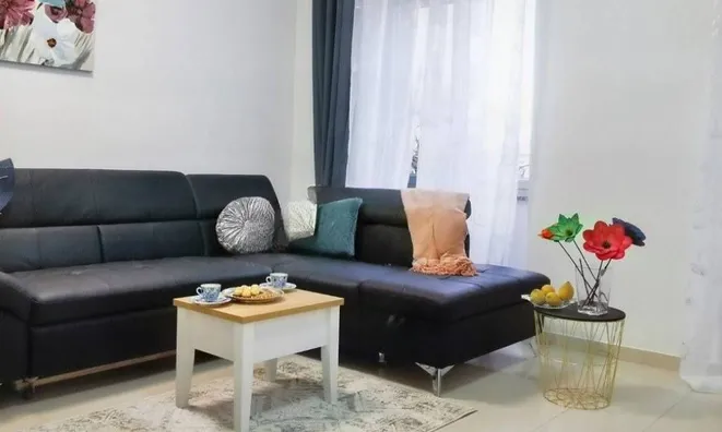 Недвижимость Двухкомнатная квартира, Центр: 1