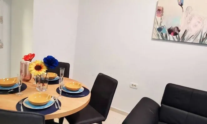 Недвижимость Двухкомнатная квартира, Центр: 6