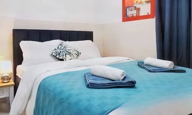 Недвижимость Двухкомнатная квартира, Центр: 8