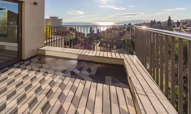 Недвижимость Трехкомнатная квартира Центр: 7