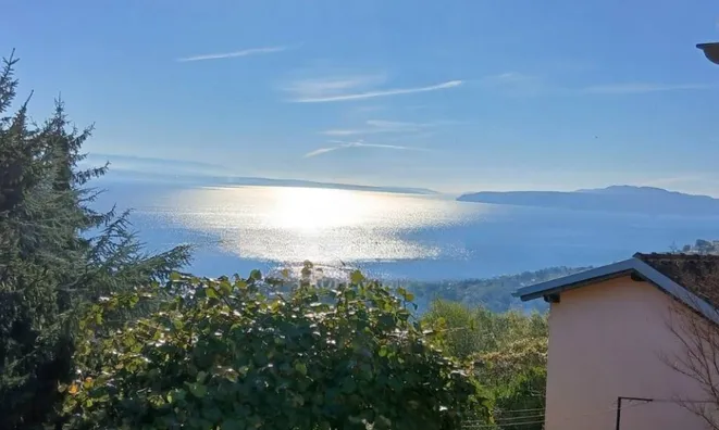 Недвижимость Семейный дом 100 м², запад, Опатия: 1