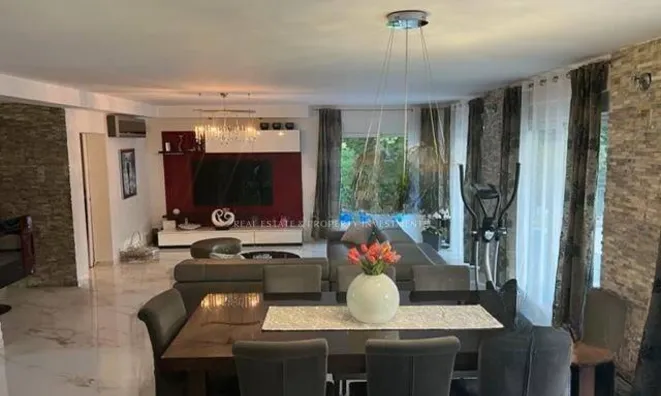 Недвижимость Многоквартирный дом Побри: 3