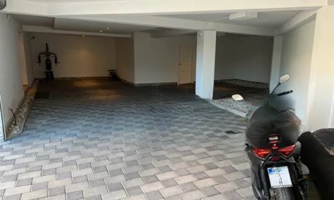 Недвижимость Многоквартирный дом Побри: 14