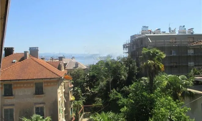 Недвижимость Четырехкомнатная квартира Центр: 1