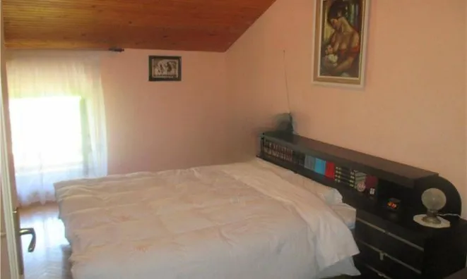 Недвижимость Четырехкомнатная квартира Центр: 4