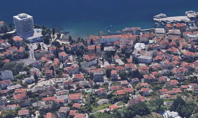 Недвижимость Квартира с садом в центре: 4