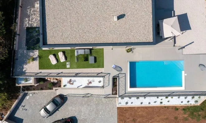 Недвижимость Дом семейный 1224 м² в Центре: 25