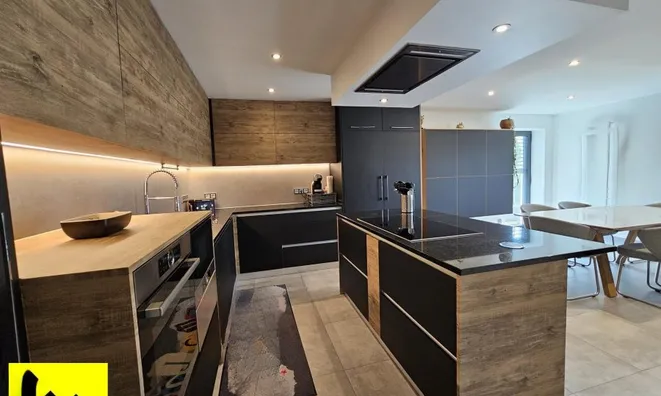 Недвижимость Semi-detached house 5 bedrooms for sale in Bettendorf: 5