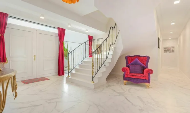 Недвижимость House 5 bedrooms for sale in Strassen: 5