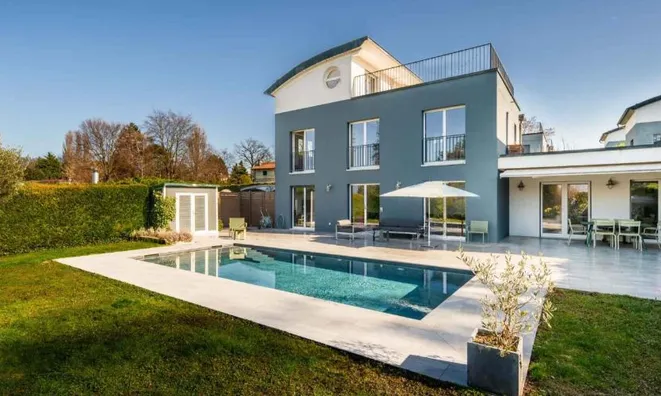 Недвижимость Row house 7 rooms: 1