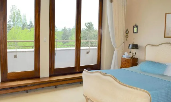 Недвижимость Apartment 4 rooms: 2