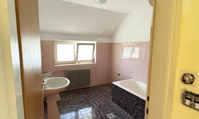 Недвижимость Дом, Блед: 10