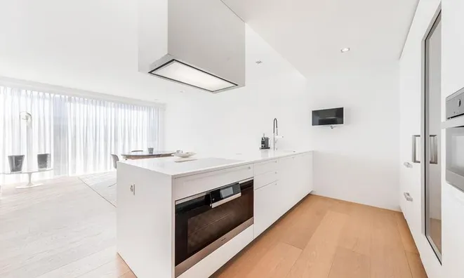 Недвижимость Apartment 6 rooms: 4