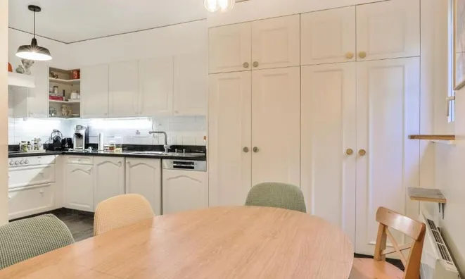 Недвижимость Apartment 5 rooms: 5