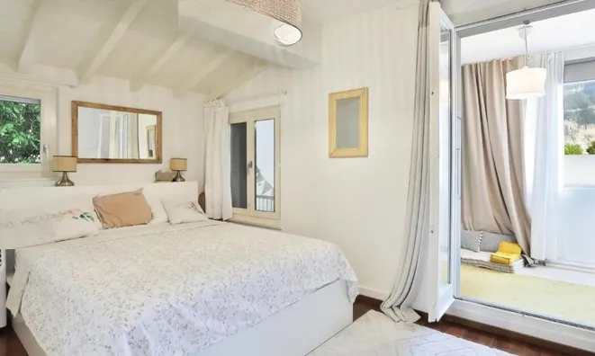 Недвижимость Apartment 5 rooms: 6