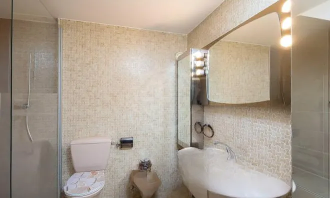 Недвижимость Apartment 4 rooms: 7